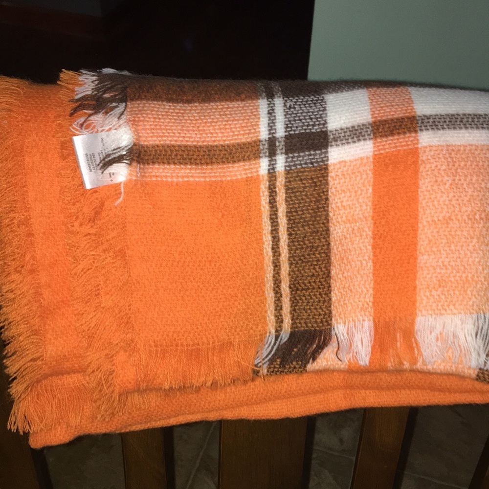 Fall Colors Wrap Scarf 🧣 - Picture 2 of 7